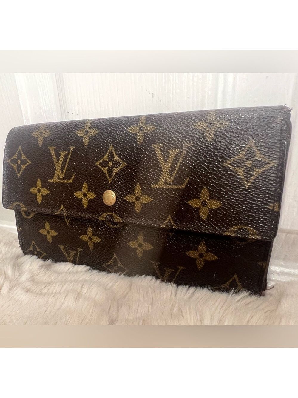 LOUIS VUITTON MONOGRAM PORTE TRESOR INTERNATIONAL WALLET - Picture 4 of 15